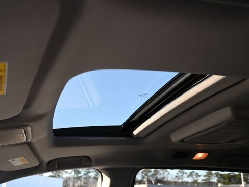 Used 2022 Honda Odyssey Elite image 5