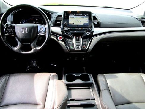 Used 2022 Honda Odyssey Touring image 2