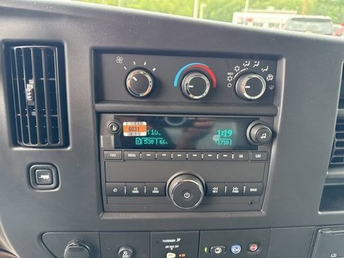 Used 2025 Chevrolet Express 3500 w/ Power Convenience Package RWD image 13