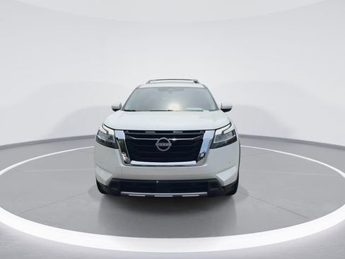Used 2024 Nissan Pathfinder Platinum w/ Cargo Package AWD/4WD image 3