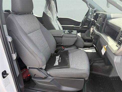 Used 2024 Ford F550 XL image 19