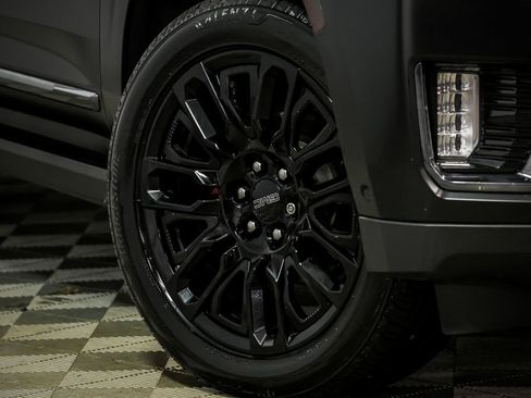 Used 2023 GMC Yukon Denali Ultimate image 3