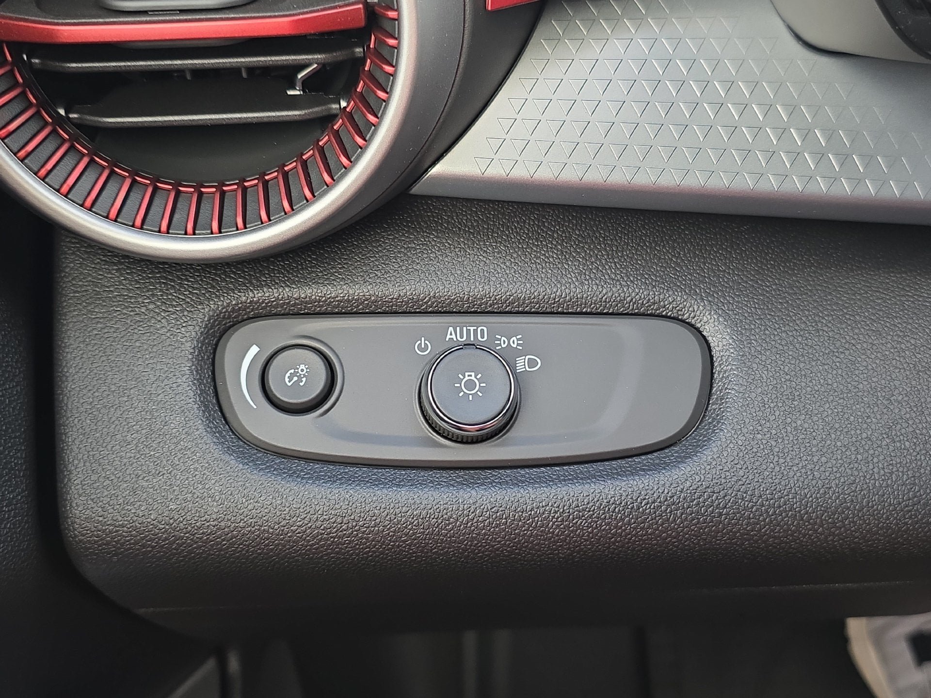 New 2026 Chevrolet Trax RS w/ Driver Confidence Package FWD image 19