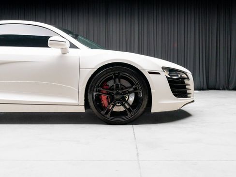 Used 2009 Audi R8 V8 image 28