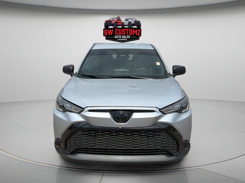 Used 2025 Toyota Corolla Cross AWD Hybrid image 2
