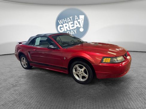 Used 2002 Ford Mustang Convertible RWD image 1
