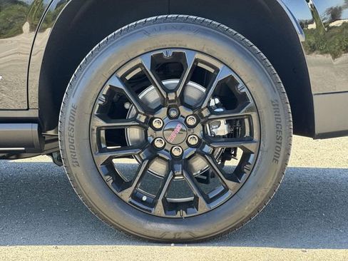 New 2026 GMC Yukon Denali w/ Denali Reserve Package image 32