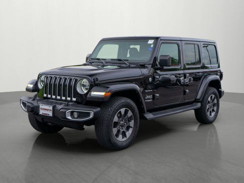 Used 2022 Jeep Wrangler Unlimited Sahara w/ LED Lighting Group AWD/4WD image 3