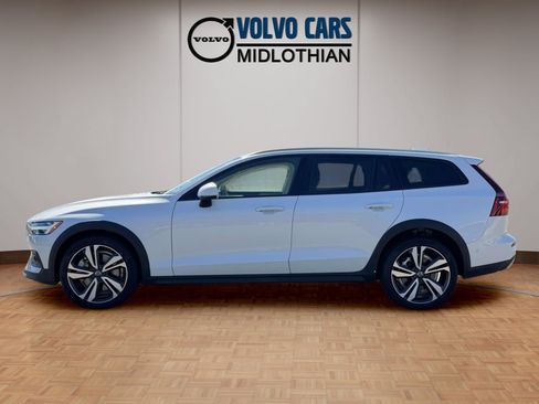 Used 2023 Volvo V60 B5 Cross Country Plus w/ Climate Package AWD/4WD image 22