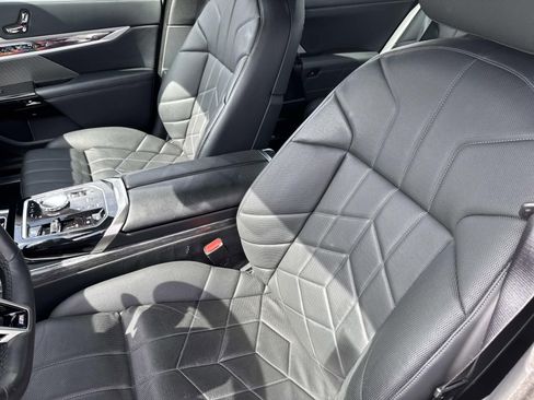 Certified 2023 BMW 760i xDrive AWD/4WD image 20