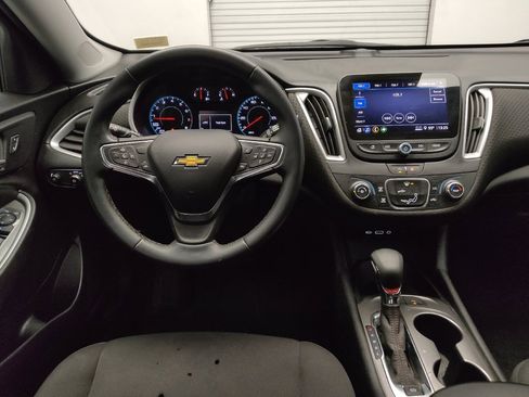 Used 2025 Chevrolet Malibu RS FWD image 22