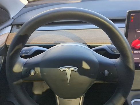 Used 2022 Tesla Model Y Performance image 29