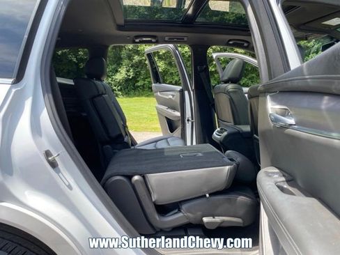 Used 2024 Cadillac XT6 Luxury w/ LPO, Floor Liner Package FWD image 40