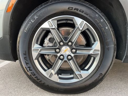 Used 2025 Chevrolet Blazer LT image 11