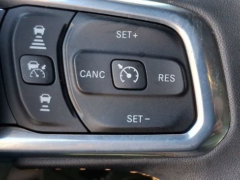 Used 2024 Jeep Wrangler High Altitude AWD/4WD image 22