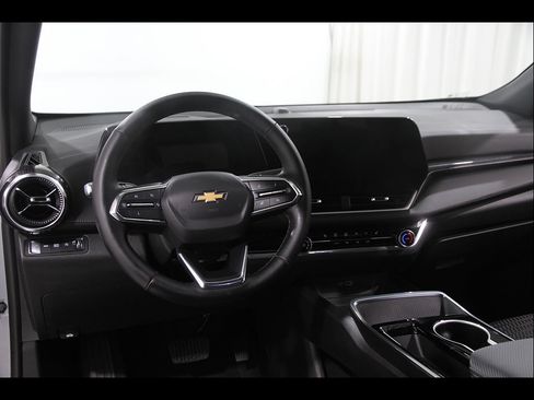 Used 2025 Chevrolet Equinox LT AWD/4WD image 6