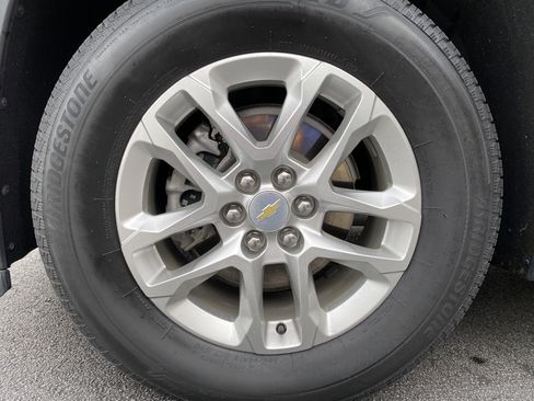 Used 2021 Chevrolet Traverse LT image 40