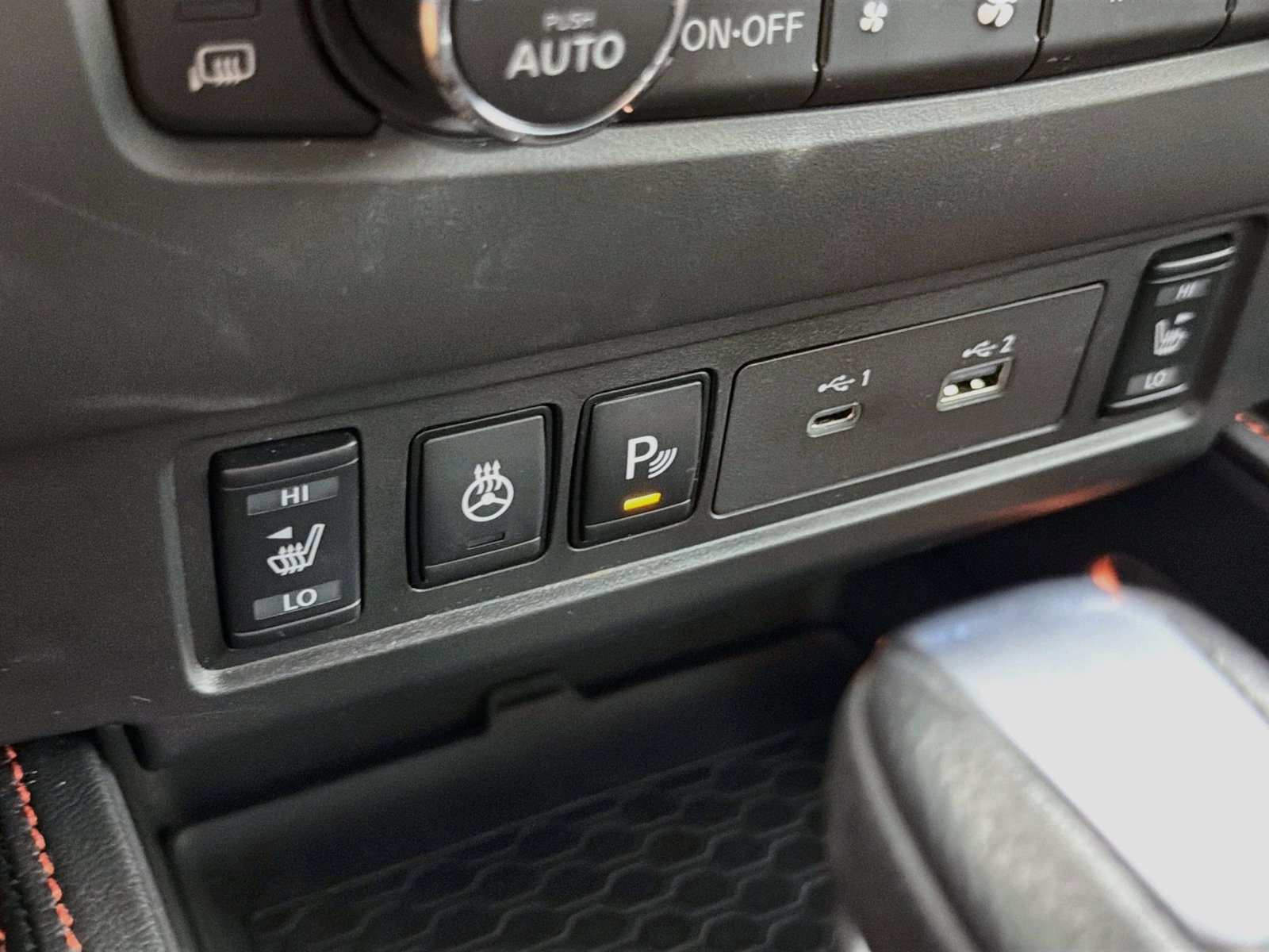 Used 2024 Nissan Frontier PRO-4X w/ Pro Convenience Package AWD/4WD image 18