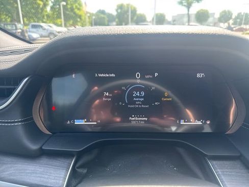 Used 2025 Jeep Grand Cherokee Limited w/ Luxury Tech Group II AWD/4WD image 10