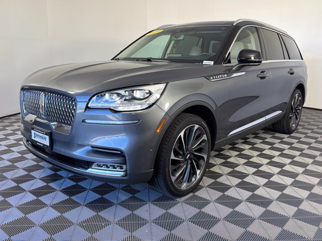 Used 2023 Lincoln Aviator Reserve w/ Equipment Group 201A AWD/4WD image 2