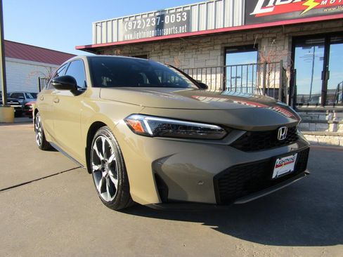 Used 2025 Honda Civic Sport Touring image 6