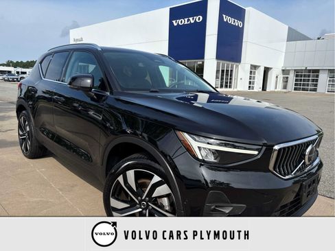 Used 2024 Volvo XC40 B5 Plus w/ Protection Package Premier AWD/4WD image 1