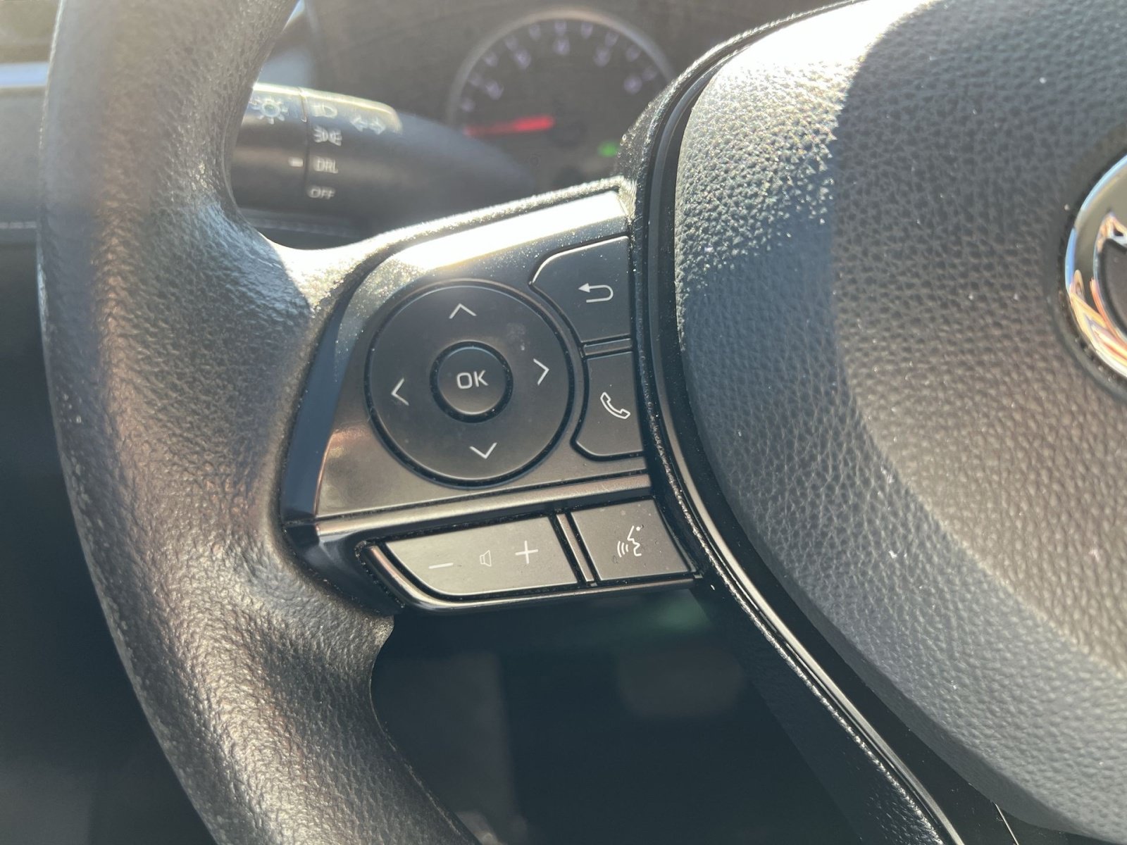 Used 2021 Toyota RAV4 LE AWD/4WD image 30
