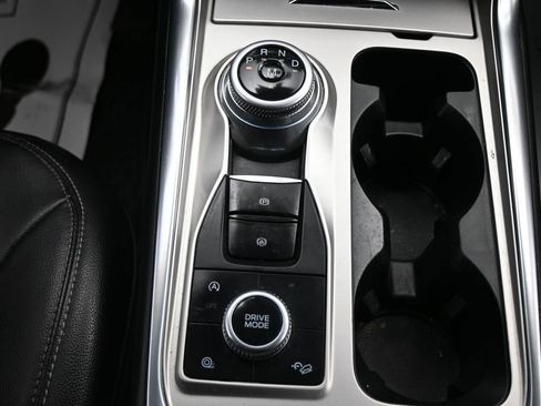 Used 2020 Ford Explorer XLT w/ Equipment Group 202A AWD/4WD image 20