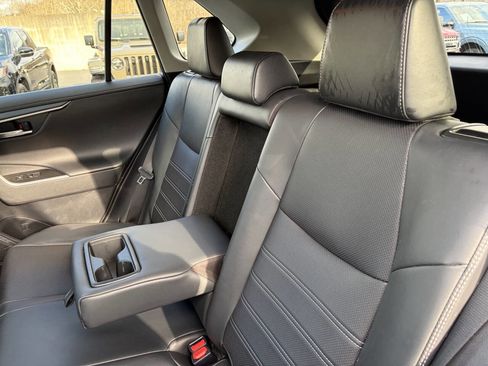 Used 2020 Toyota RAV4 Limited image 34