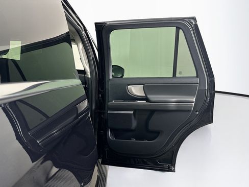 Used 2025 Ford Expedition Active AWD/4WD image 33