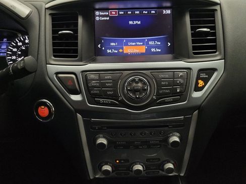 Used 2020 Nissan Pathfinder SL FWD image 25