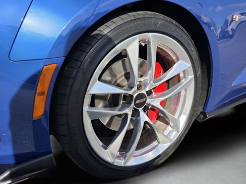 Used 2021 Chevrolet Camaro SS RWD image 9