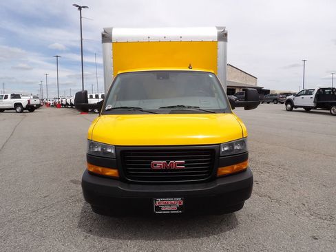 Used 2022 GMC Savana 3500 Extended w/ Power Convenience Package RWD image 12