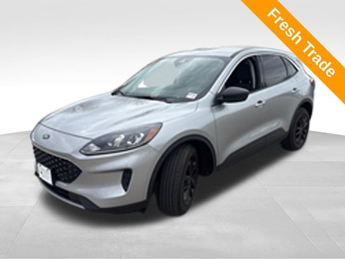 Used 2022 Ford Escape SE w/ Cold Weather Package FWD image 1
