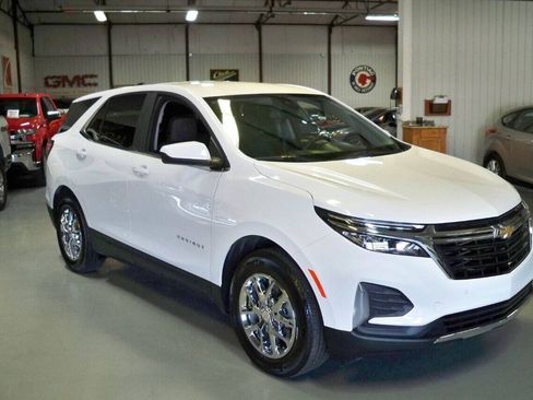Used 2023 Chevrolet Equinox LT FWD image 3