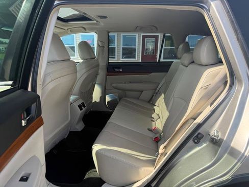 Used 2014 Subaru Outback 2.5i Limited w/ Moonroof Package AWD/4WD image 4