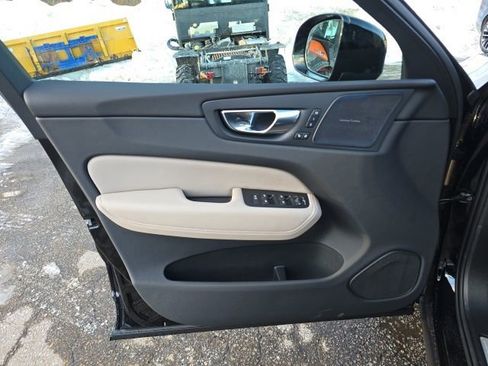New 2026 Volvo XC60 B5 Plus w/ Climate Package image 23