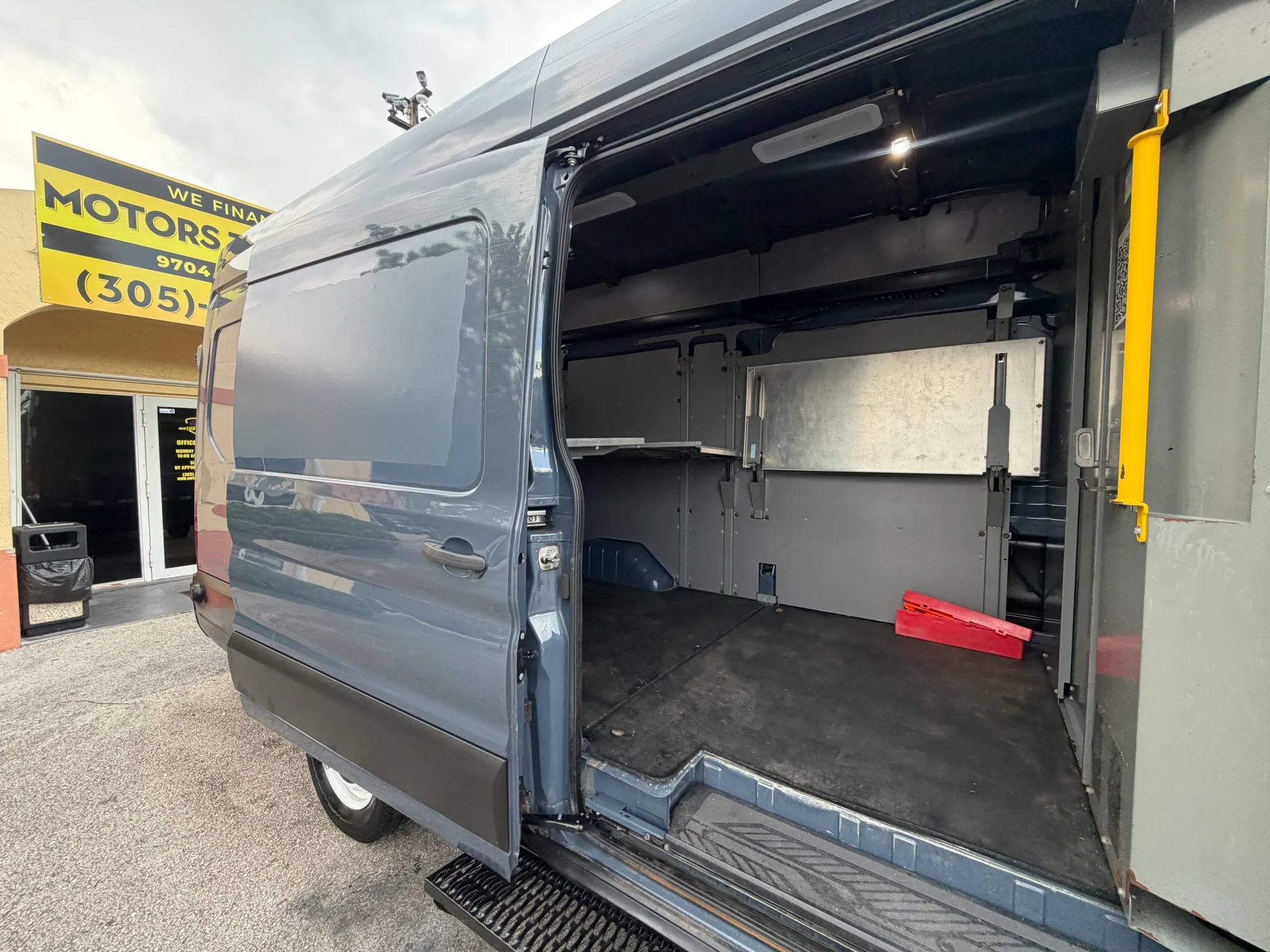 Used 2020 Ford Transit 250 148 High Roof Extended RWD image 8
