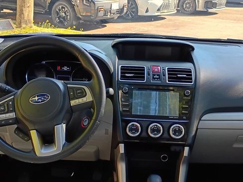 Used 2017 Subaru Forester 2.5i Premium AWD/4WD image 18