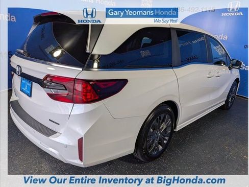 New 2026 Honda Odyssey Touring image 6