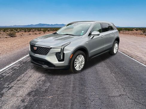 Certified 2024 Cadillac XT4 Luxury w/ Cold Weather Package image 1
