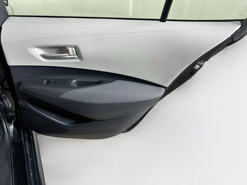 Used 2021 Toyota Corolla LE w/ LE Convenience Package FWD image 28