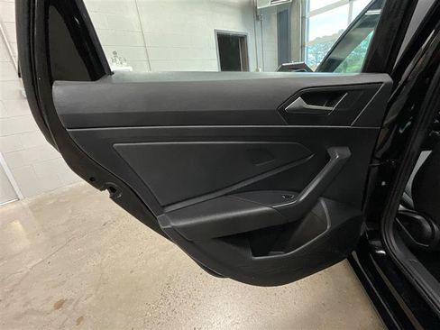 Used 2020 Volkswagen Jetta SE FWD image 21