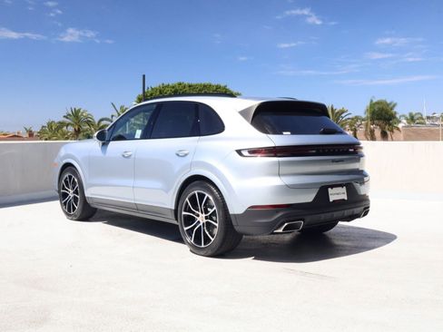 New 2026 Porsche Cayenne AWD/4WD image 3