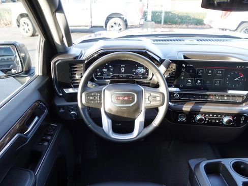 Used 2024 GMC Sierra 1500 Elevation image 30