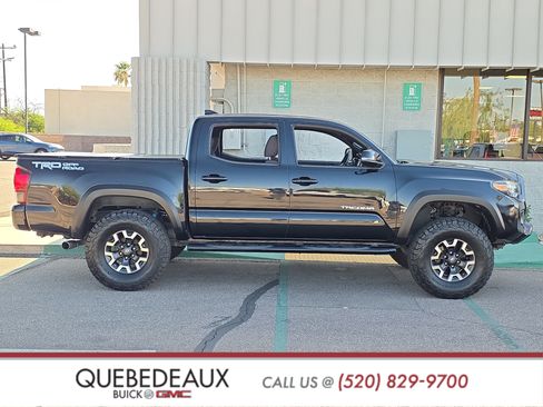 Used 2018 Toyota Tacoma TRD Off-Road w/ Technology Package RWD image 8