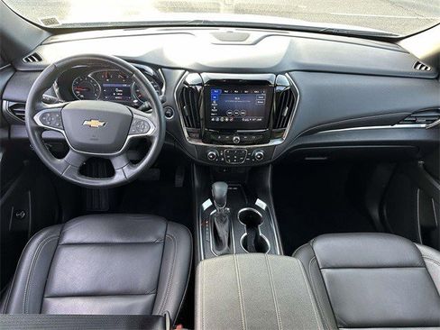 Certified 2023 Chevrolet Traverse LT w/ Rear Camera Mirror Package image 17