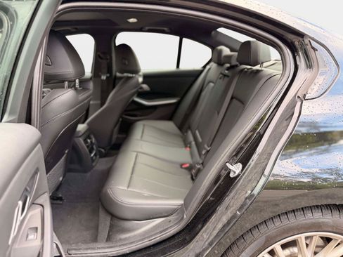 Used 2023 BMW 330i Sedan w/ Premium Package RWD image 19