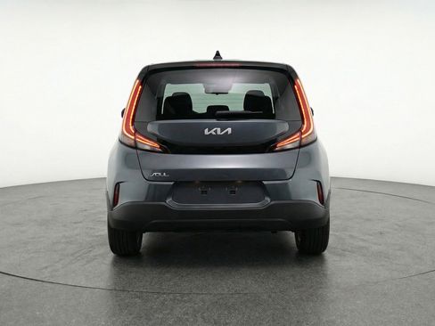 Used 2025 Kia Soul LX w/ LX Technology Package FWD image 7