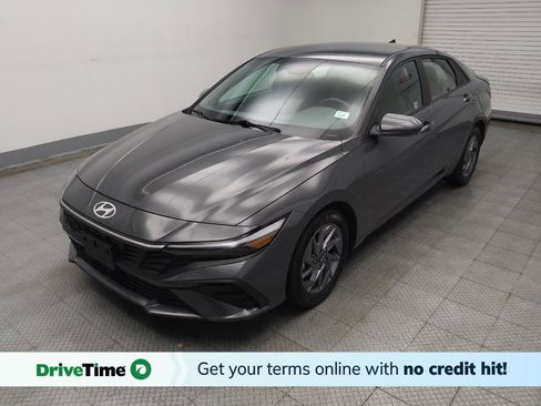 Used 2024 Hyundai Elantra SEL image 1